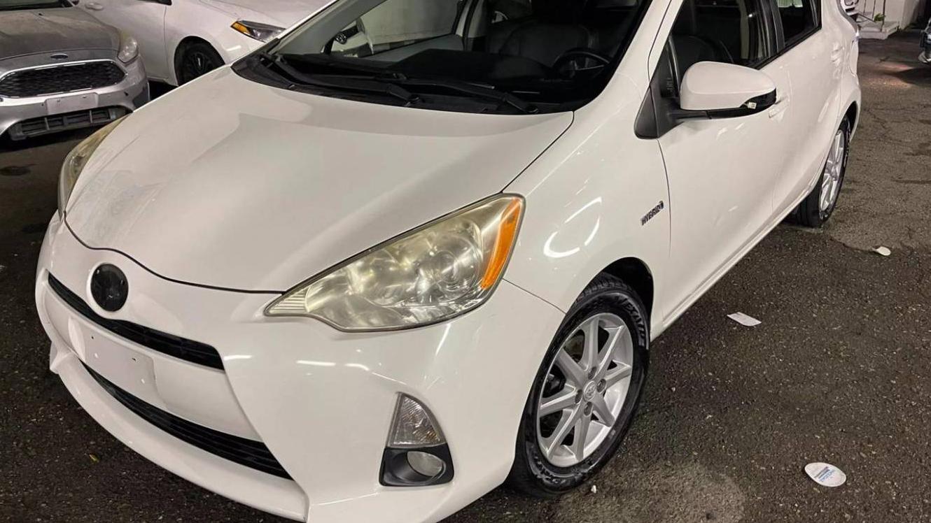 TOYOTA PRIUS C 2014 JTDKDTB37E1075477 image